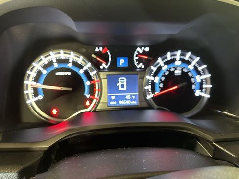 Used 2018 Toyota 4Runner TRD Off-Road Premium w/ Wilderness Package image 22