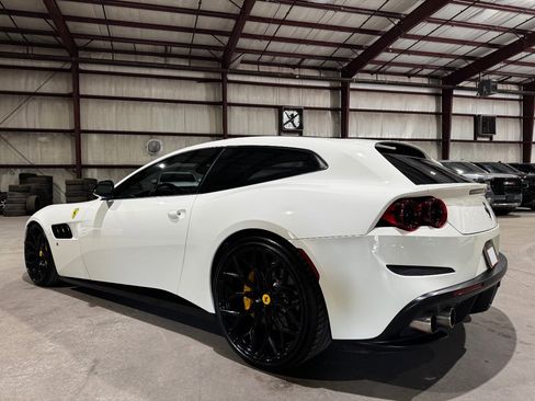 Used 2019 Ferrari GTC4Lusso T image 8