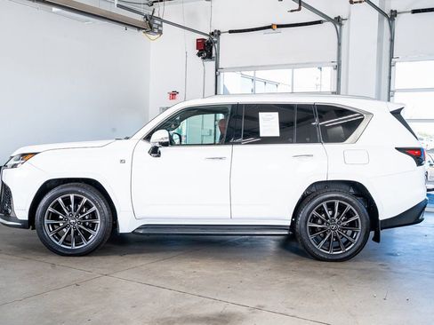Used 2024 Lexus LX 600 F Sport image 8