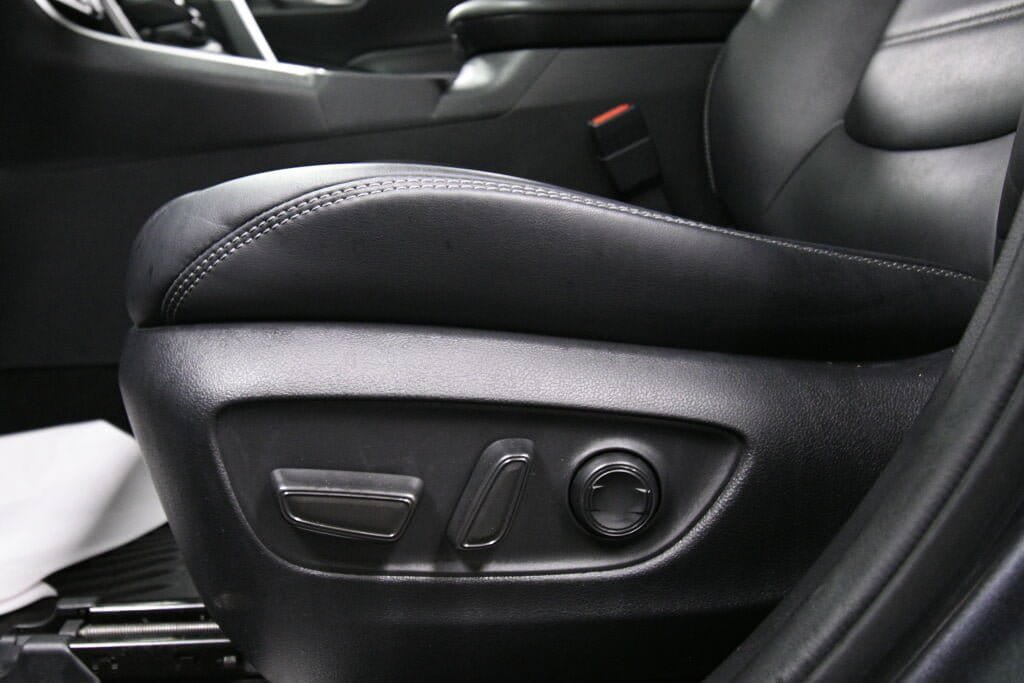 Used 2023 Toyota RAV4 XLE Premium AWD/4WD image 10