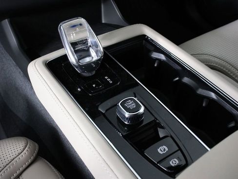 New 2026 Volvo XC90 B6 Ultra w/ Protection Package AWD/4WD image 7
