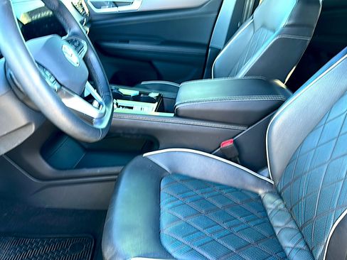 Used 2024 Volkswagen Atlas Cross Sport SEL Premium R-Line image 9