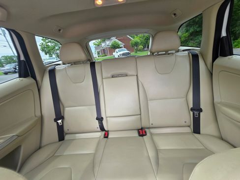 Used 2016 Volvo XC60 T5 Premier FWD image 17