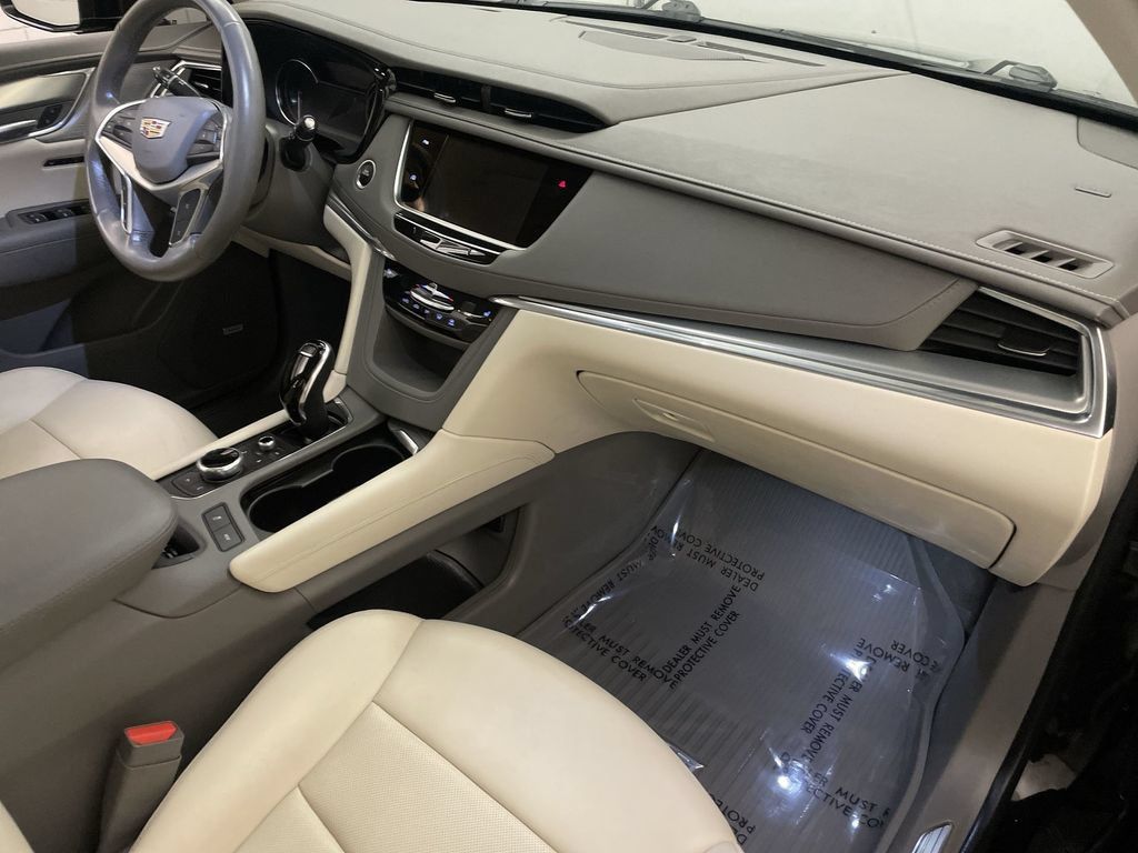 Used 2021 Cadillac XT5 Premium Luxury w/ LPO, Floor Liner Package FWD image 24