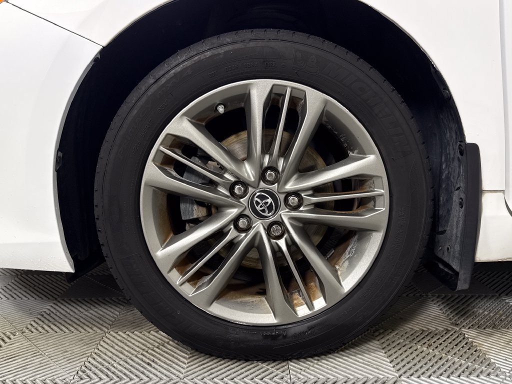 Used 2017 Toyota Camry SE FWD image 22
