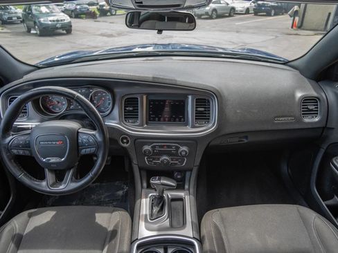 Used 2019 Dodge Charger SXT RWD image 17