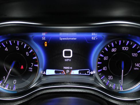 Used 2019 Chrysler 300 Limited w/ Safetytec Plus Group RWD image 17