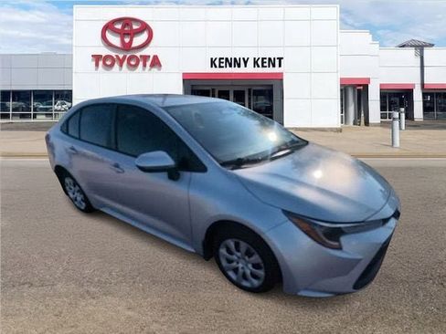 Used 2025 Toyota Corolla LE FWD image 1