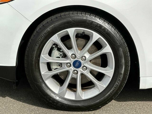 Used 2020 Ford Fusion SE FWD image 33