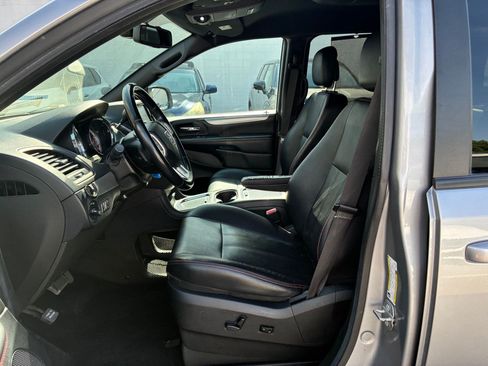 Used 2019 Dodge Grand Caravan GT FWD image 17