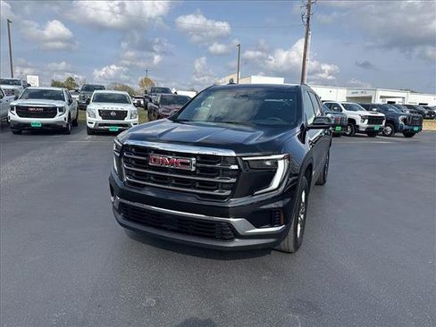 Used 2025 GMC Acadia Elevation image 2