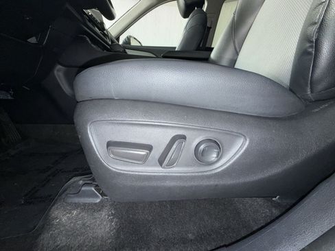 Used 2024 Toyota Grand Highlander AWD image 14
