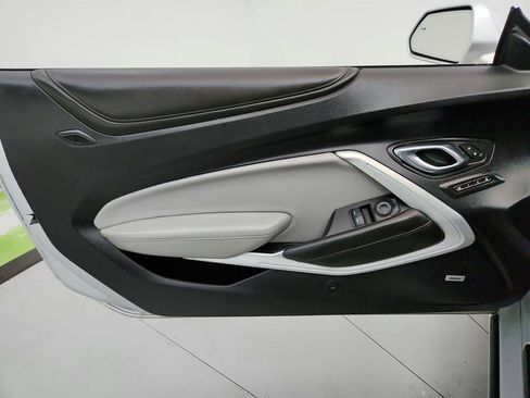 Used 2016 Chevrolet Camaro SS image 23