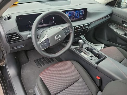 Used 2026 Nissan Sentra SR w/ Floor Mat Package FWD image 8
