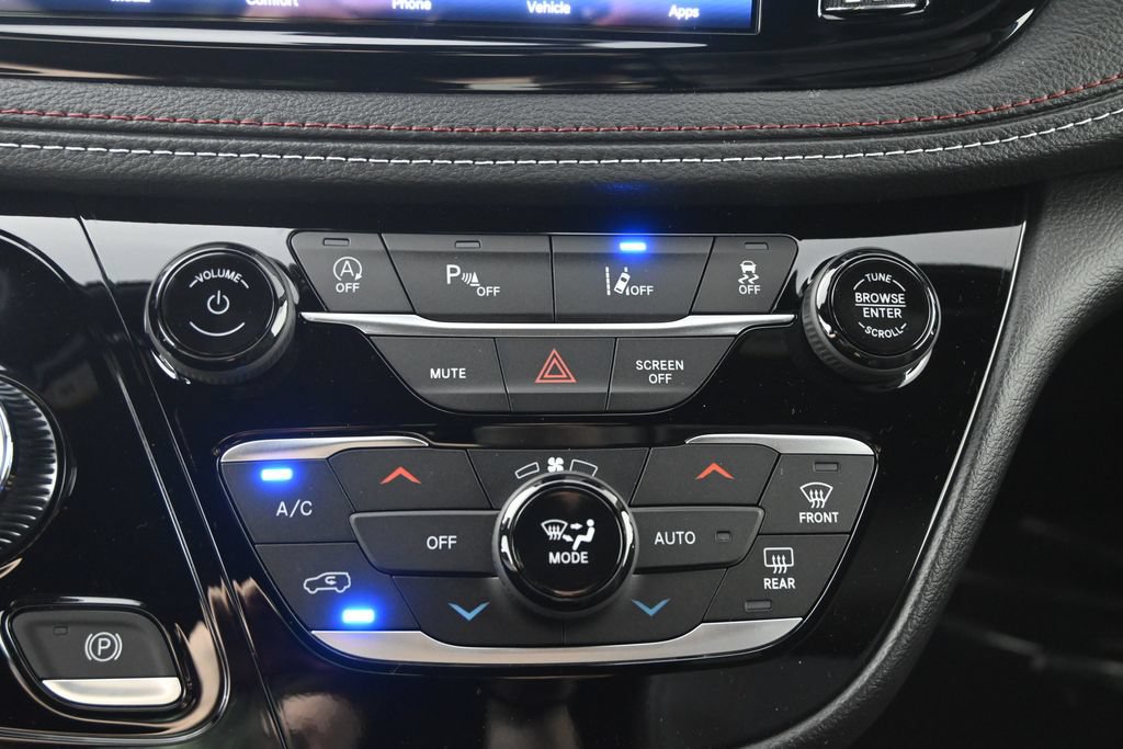 New 2027 Chrysler Pacifica Select AWD/4WD image 32