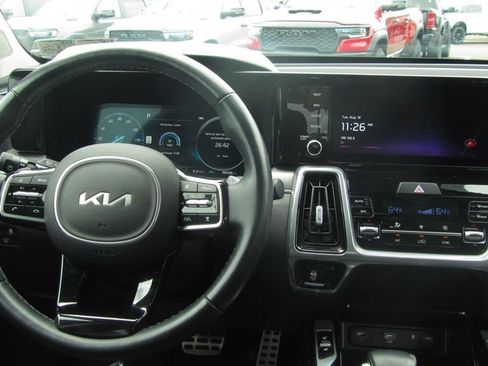 Used 2023 Kia Sorento SX AWD/4WD image 12