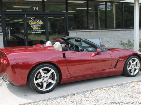 Used 2007 Chevrolet Corvette Convertible w/ Preferred Equipment Group RWD image 22
