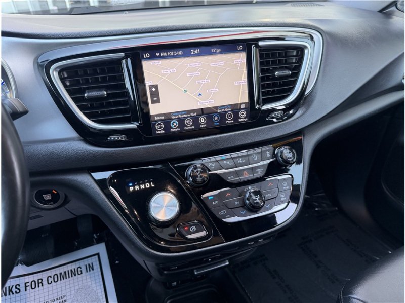 Used 2019 Chrysler Pacifica Touring-L Plus w/ Advanced Safetytec Group FWD image 47