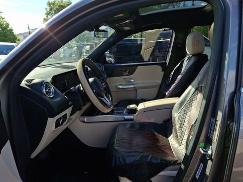 Used 2021 Mercedes-Benz GLB 250 4MATIC image 13