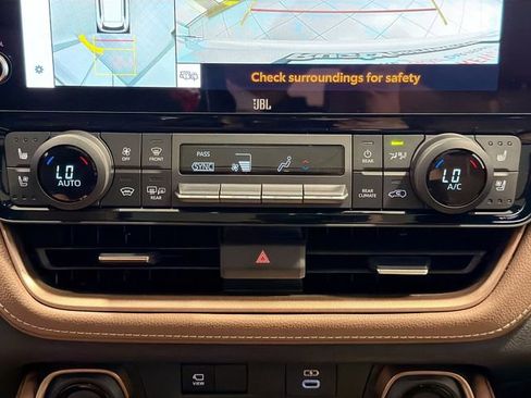 Certified 2025 Toyota Grand Highlander AWD Hybrid image 13
