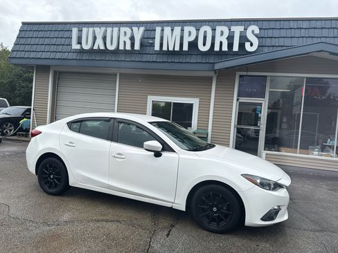 Used 2015 MAZDA MAZDA3 i Touring image 3
