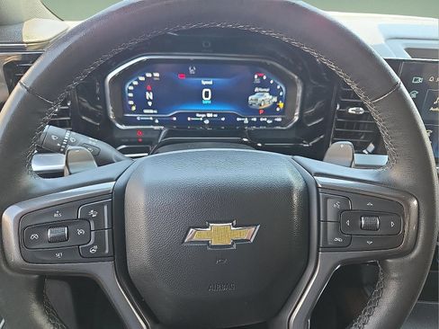 Used 2023 Chevrolet Silverado 1500 High Country w/ High Country Premium Package AWD/4WD image 4