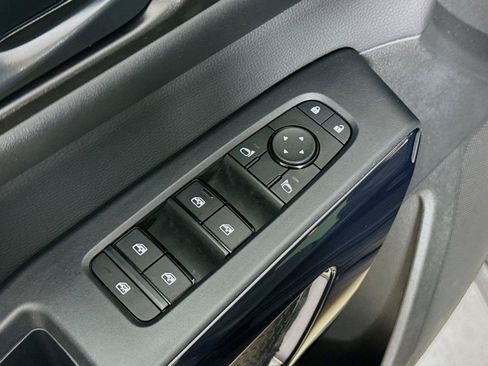 Used 2025 Nissan Pathfinder SV AWD/4WD image 20