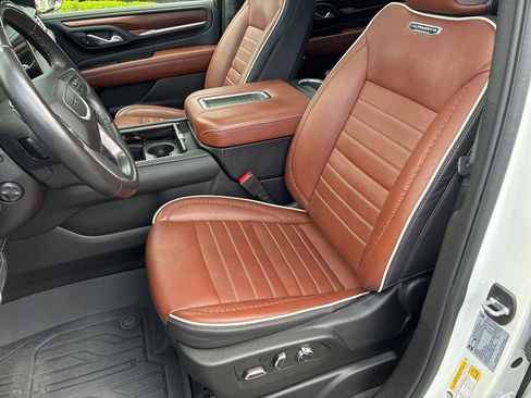 Used 2024 GMC Yukon XL Denali Ultimate AWD/4WD image 29