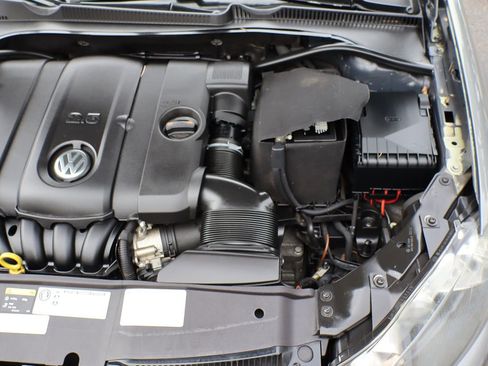 Used 2014 Volkswagen Golf 2.5L image 37