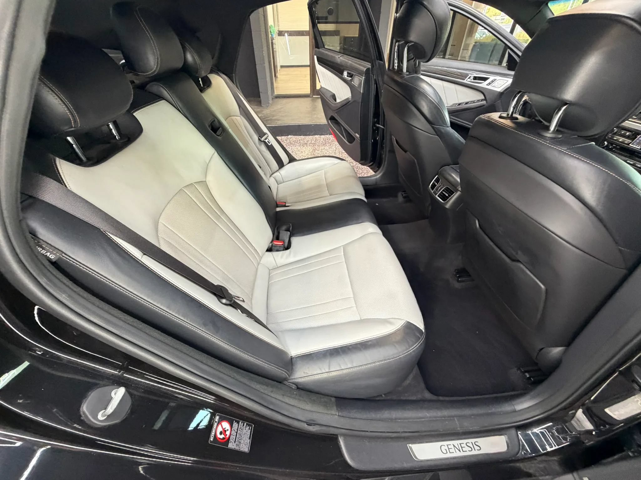 Used 2019 Genesis G80 3.3T Sport RWD image 38
