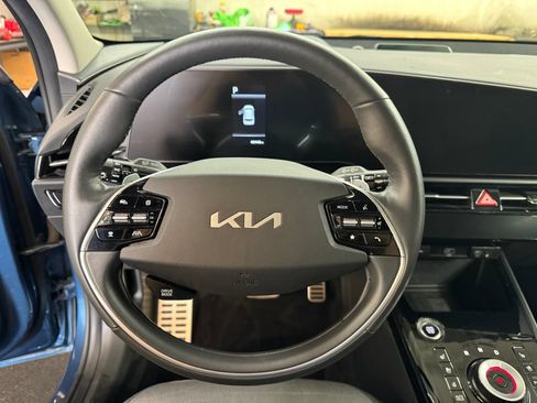 Used 2023 Kia Niro SX Touring FWD image 23