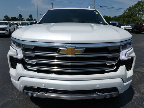 Certified 2023 Chevrolet Silverado 1500 High Country w/ High Country Premium Package AWD/4WD image 10