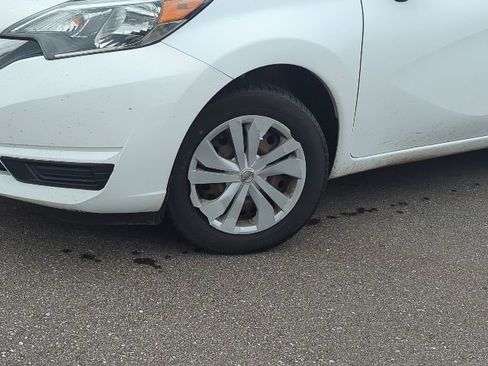 Used 2019 Nissan Versa Note SV FWD image 2