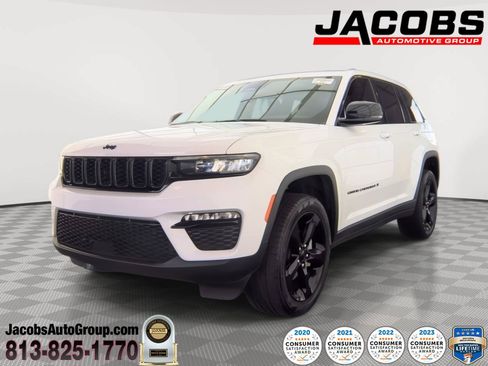 Used 2024 Jeep Grand Cherokee Limited w/ Black Appearance Package AWD/4WD image 1