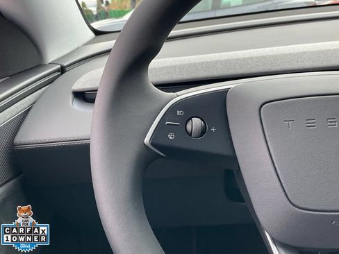 Used 2026 Tesla Model Y AWD image 39
