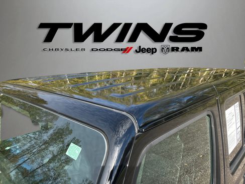 Used 2021 Jeep Wrangler Unlimited Sahara image 14