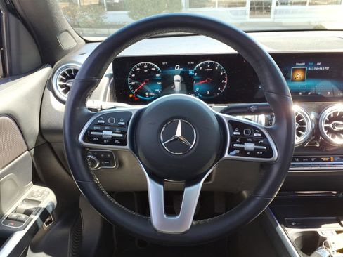 Certified 2022 Mercedes-Benz GLB 250 4MATIC image 19