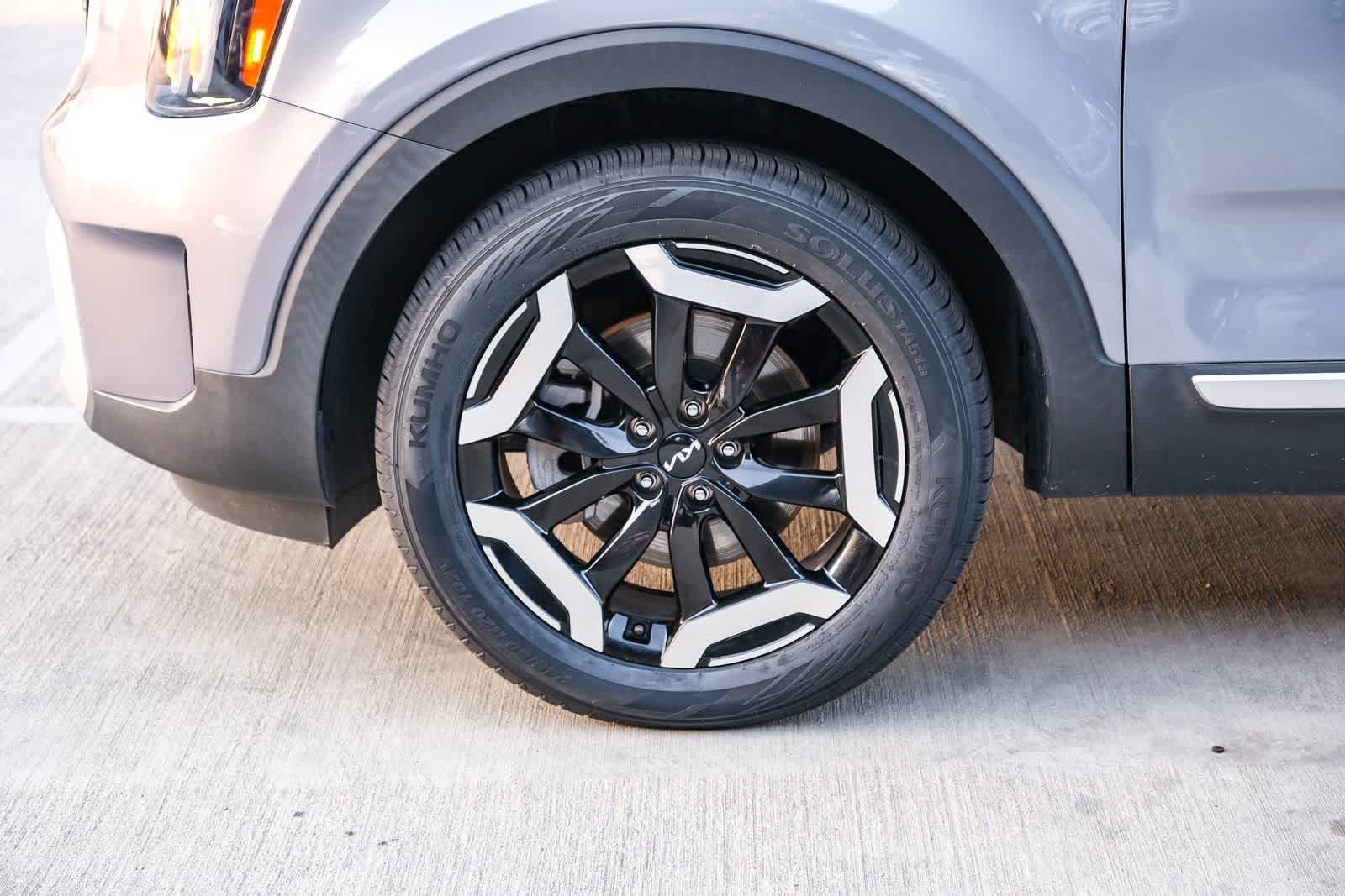 Used 2024 Kia Telluride S FWD image 10