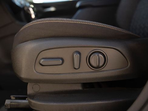 Used 2024 Chevrolet Equinox LT image 12