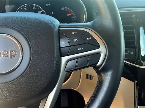 Used 2022 Jeep Grand Cherokee Laredo E AWD/4WD image 16