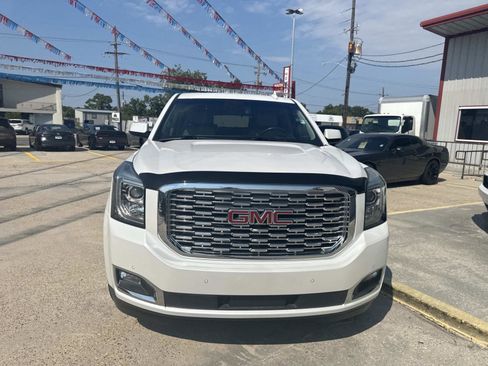 Used 2019 GMC Yukon Denali w/ Denali Ultimate Package image 2