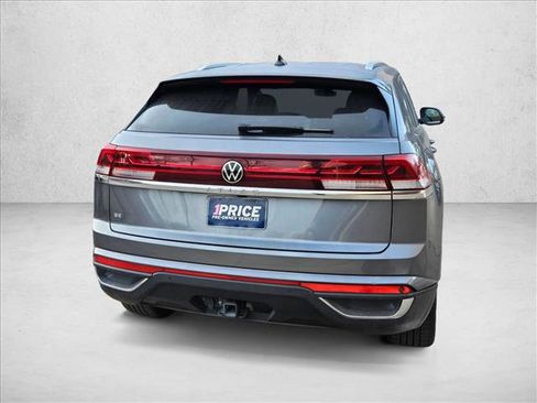 Used 2025 Volkswagen Atlas Cross Sport SE image 4