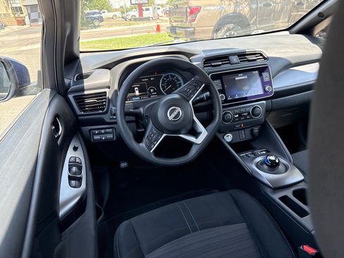 Certified 2025 Nissan Leaf S FWD image 12