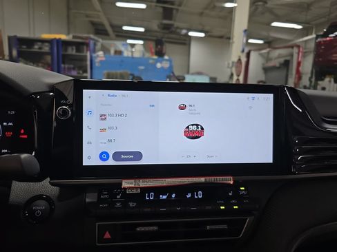 Used 2026 Toyota Camry SE w/ Multimedia Upgrade Package FWD image 23