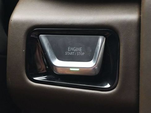 Used 2025 GMC Yukon Denali Ultimate AWD/4WD image 15