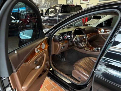 Used 2019 Mercedes-Benz E 300 4MATIC w/ Driver Assistance Package image 15