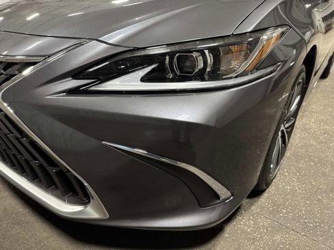 New 2025 Lexus ES 350 w/ Premium Package image 9