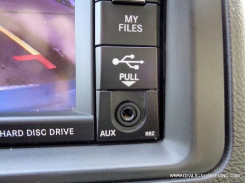 Used 2018 Dodge Grand Caravan SE image 12