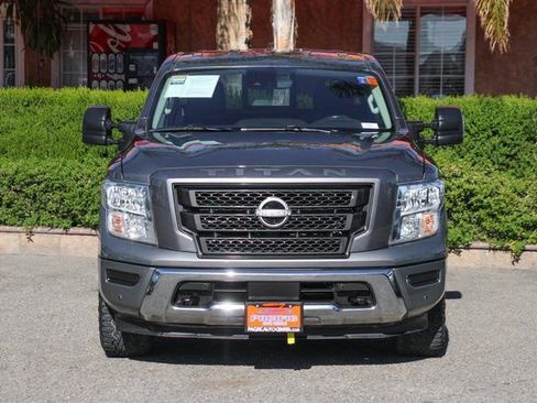 Used 2023 Nissan Titan SV w/ SV Convenience Package image 3