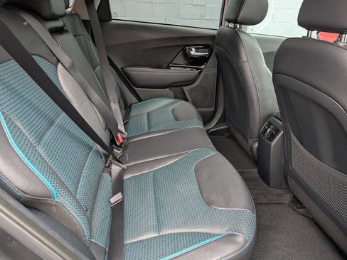 Used 2022 Kia Niro EX Premium image 9